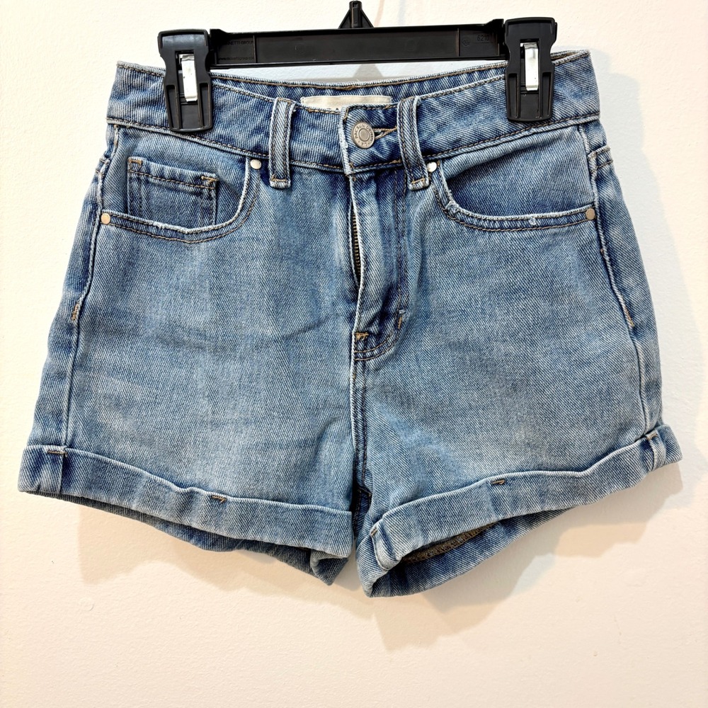 PacSun Denim Mom Shorts High Rise ight Blue Wash Cuffed Hem